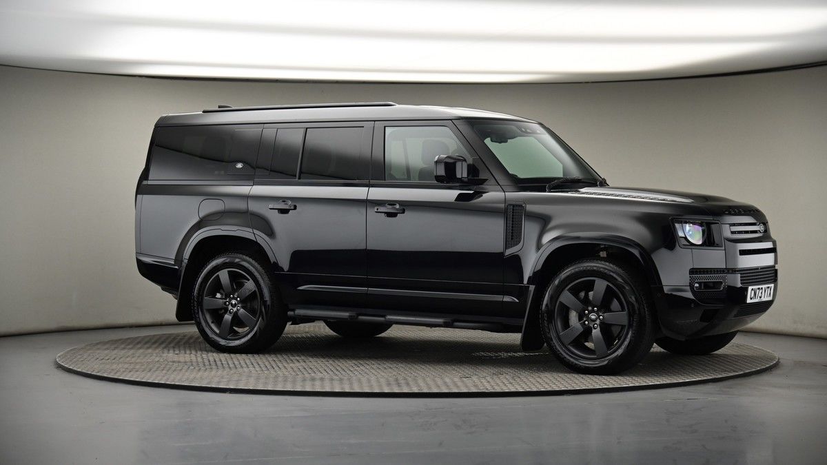 Land Rover Defender 130 Urban Image 4