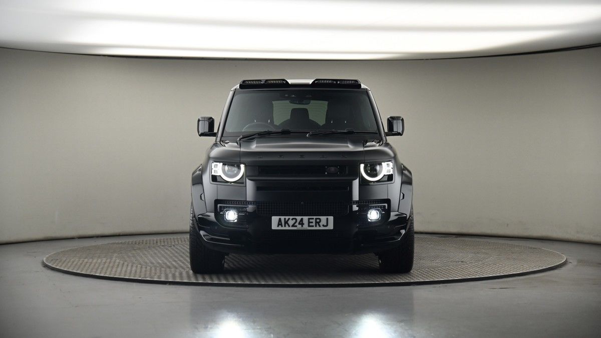 Land Rover Defender 130 Image 18