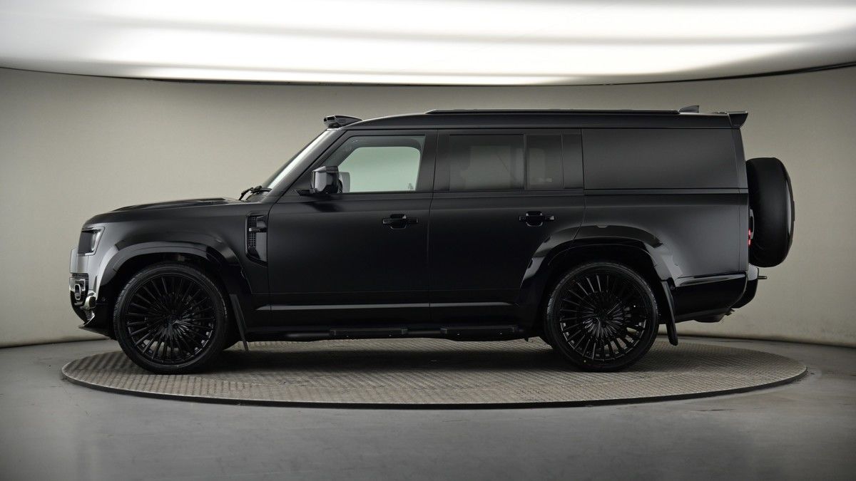 Land Rover Defender 130 Image 19