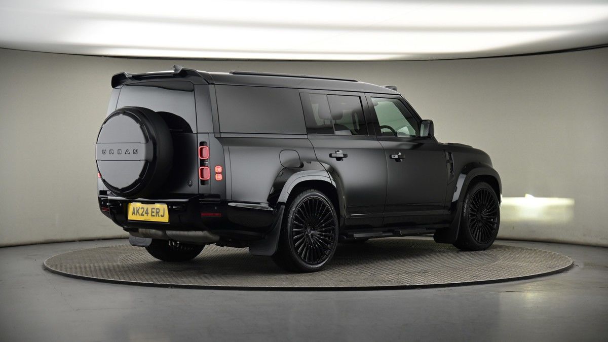 Land Rover Defender 130 Image 7