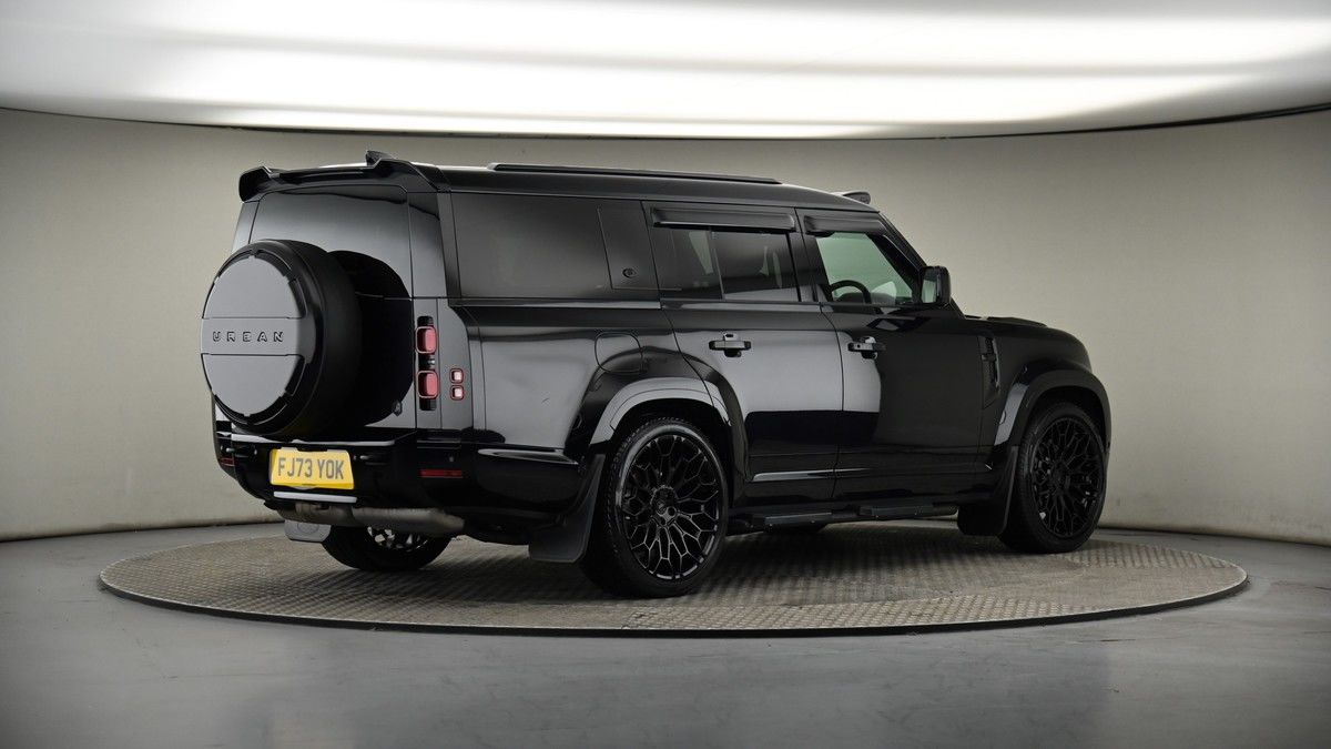 Land Rover Defender 130 Image 7