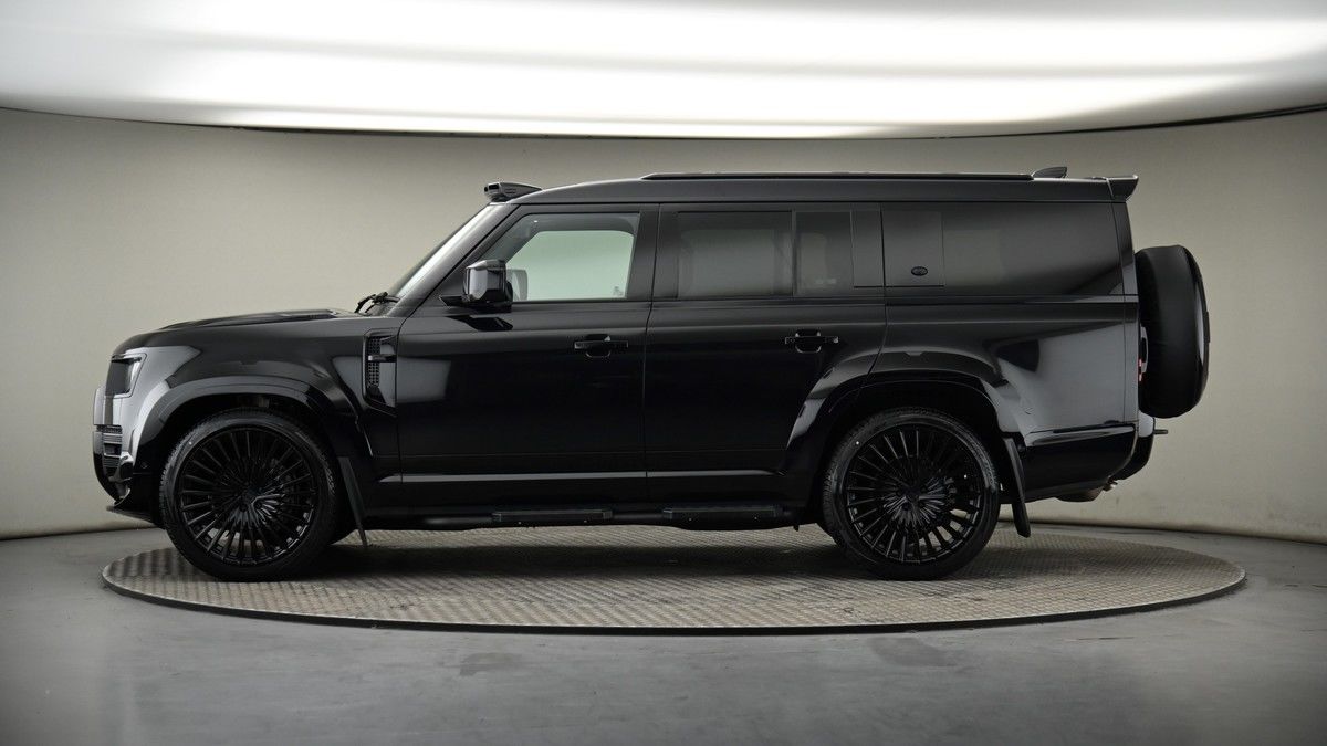 Land Rover Defender 130 Image 19
