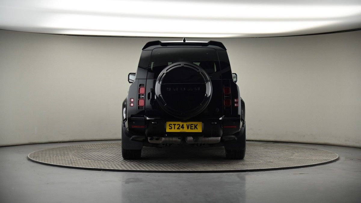 Land Rover Defender 130 Image 17
