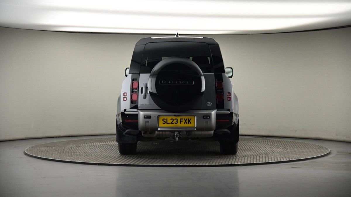 Land Rover Defender 130 Image 17