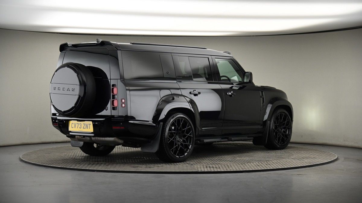 Land Rover Defender 130 Image 7