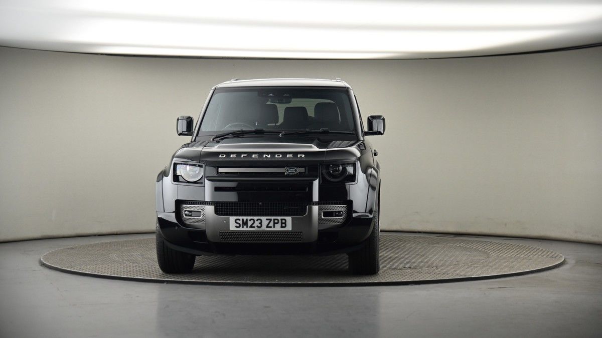 Land Rover Defender 130 Image 18