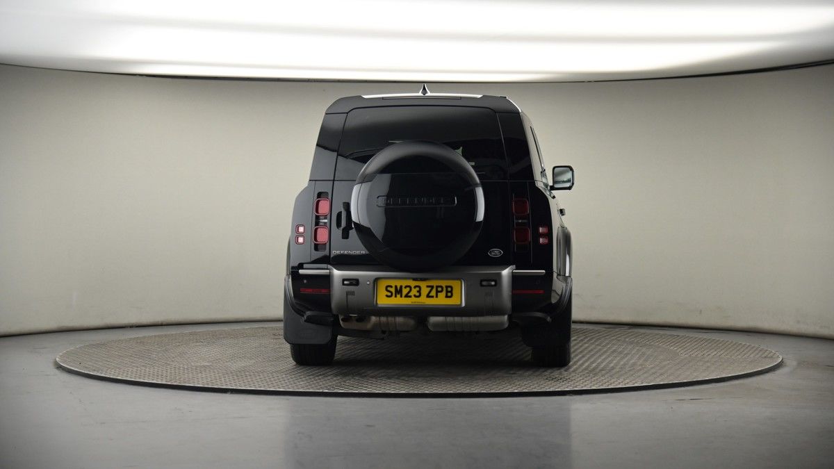 Land Rover Defender 130 Image 17