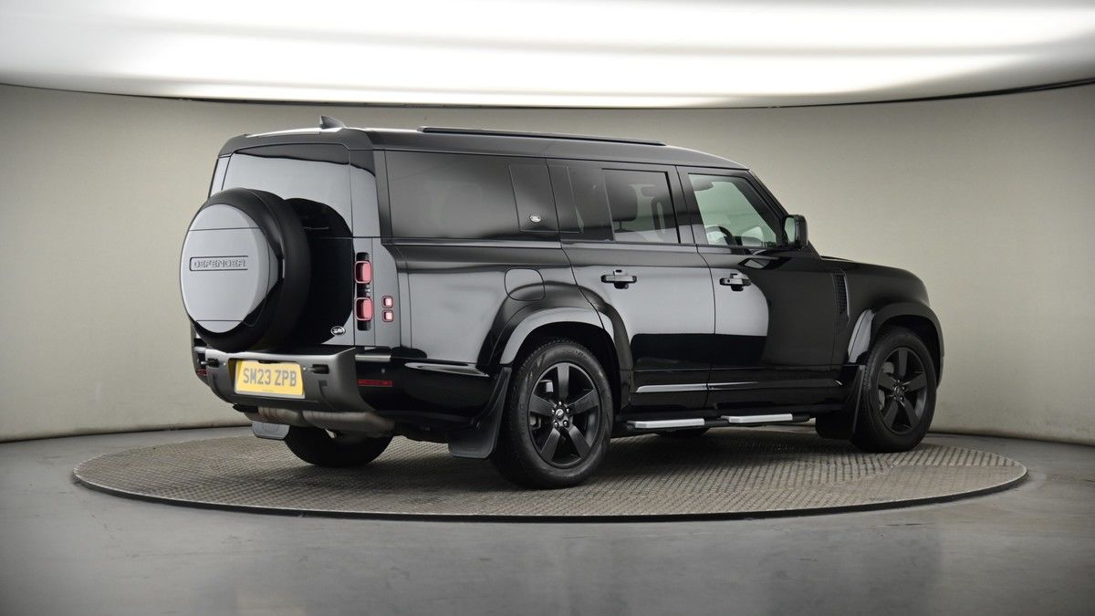 Land Rover Defender 130 Image 7
