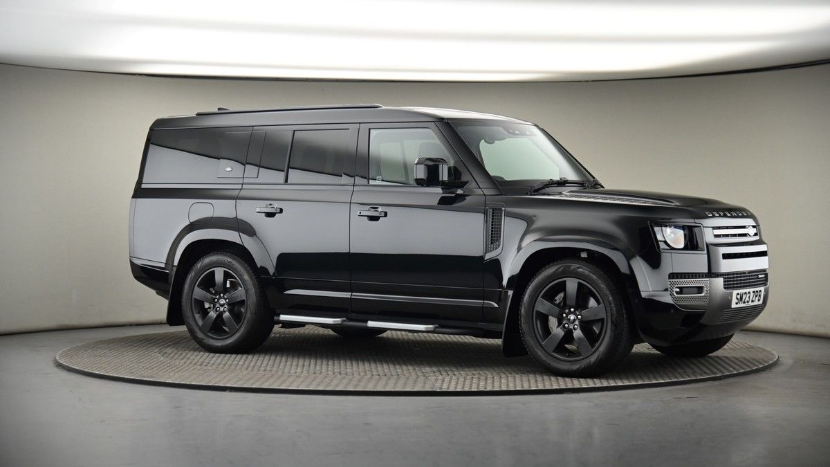 Land Rover Defender 130 Image 6