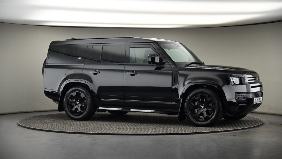 Land Rover Defender 130 Urban Image 6