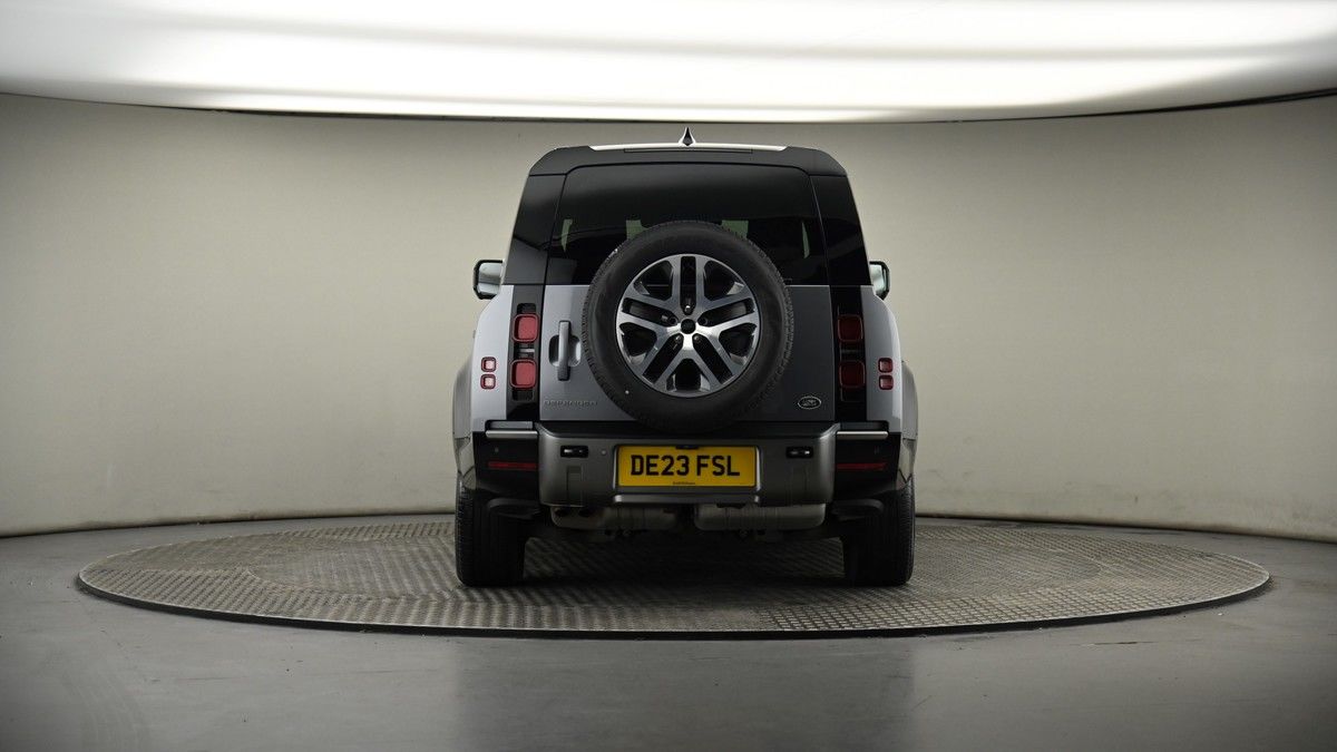 Land Rover Defender 130 Image 17