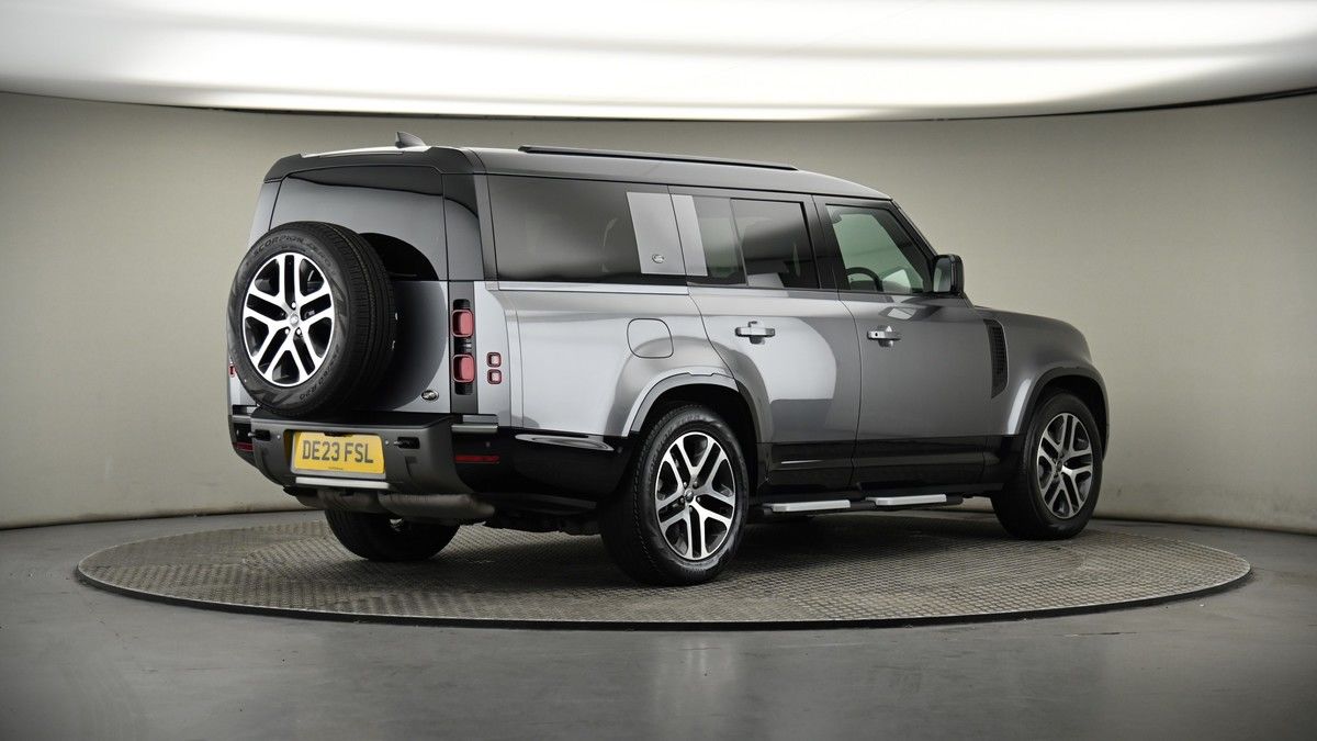 Land Rover Defender 130 Image 7