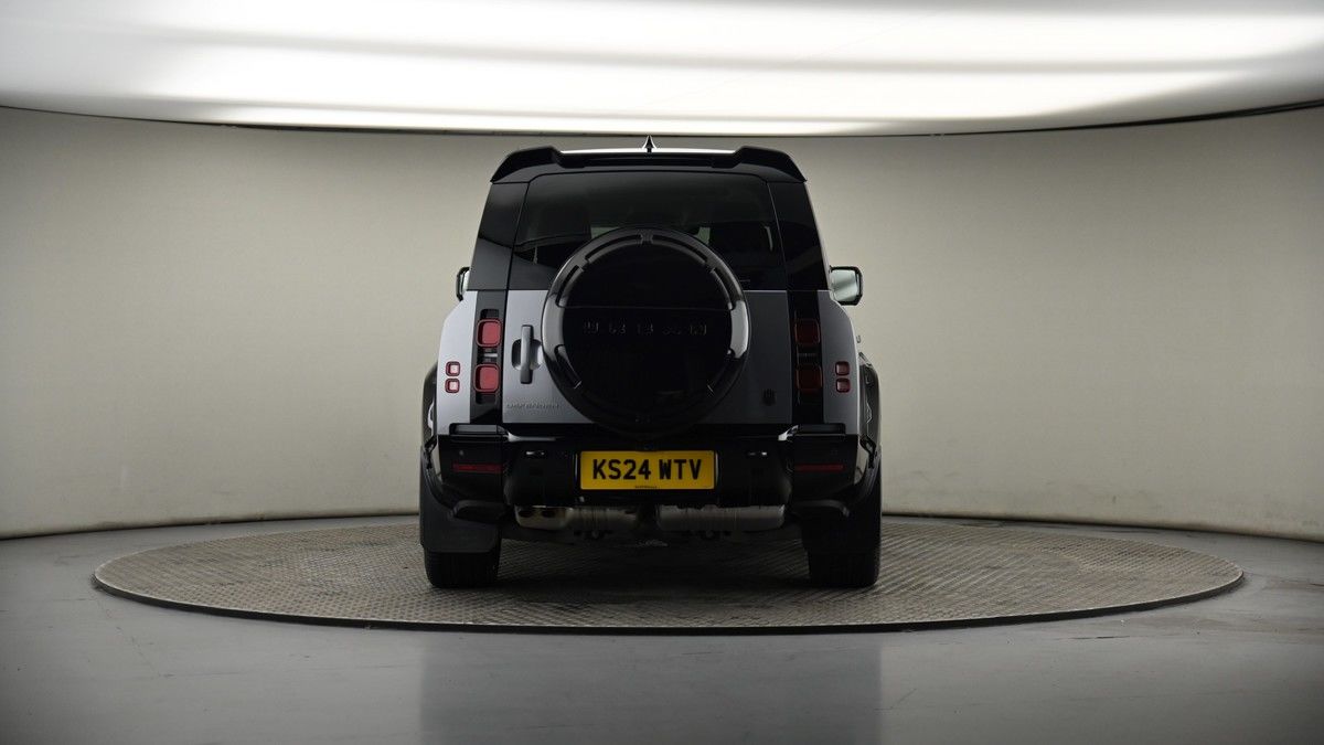 Land Rover Defender 130 Image 17