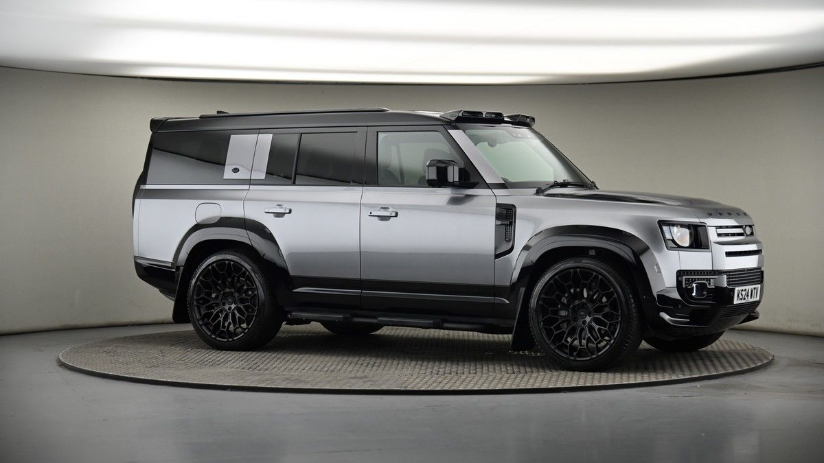 Land Rover Defender 130 Image 6