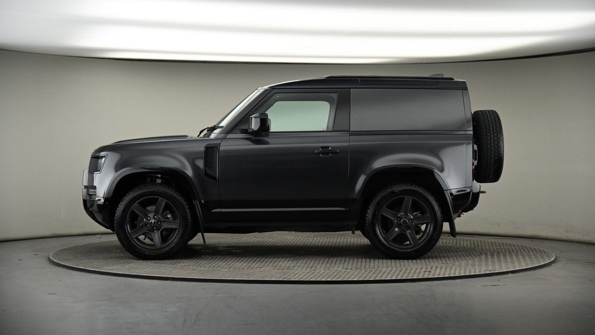 Land Rover Defender 90 Image 15