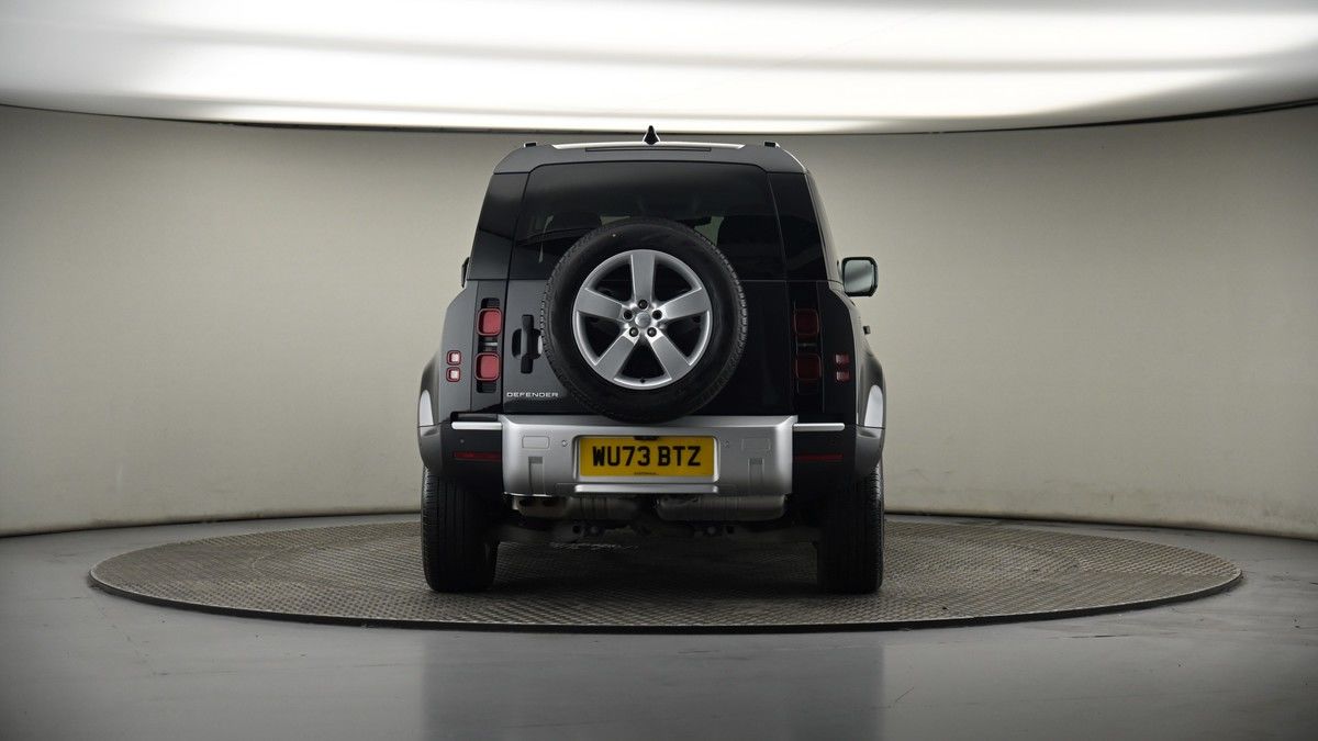 Land Rover Defender 110 Image 17