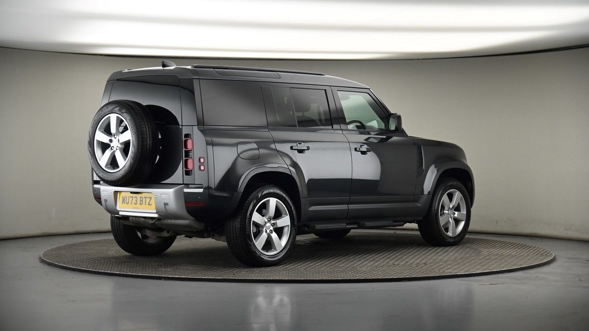 Land Rover Defender 110 Image 7