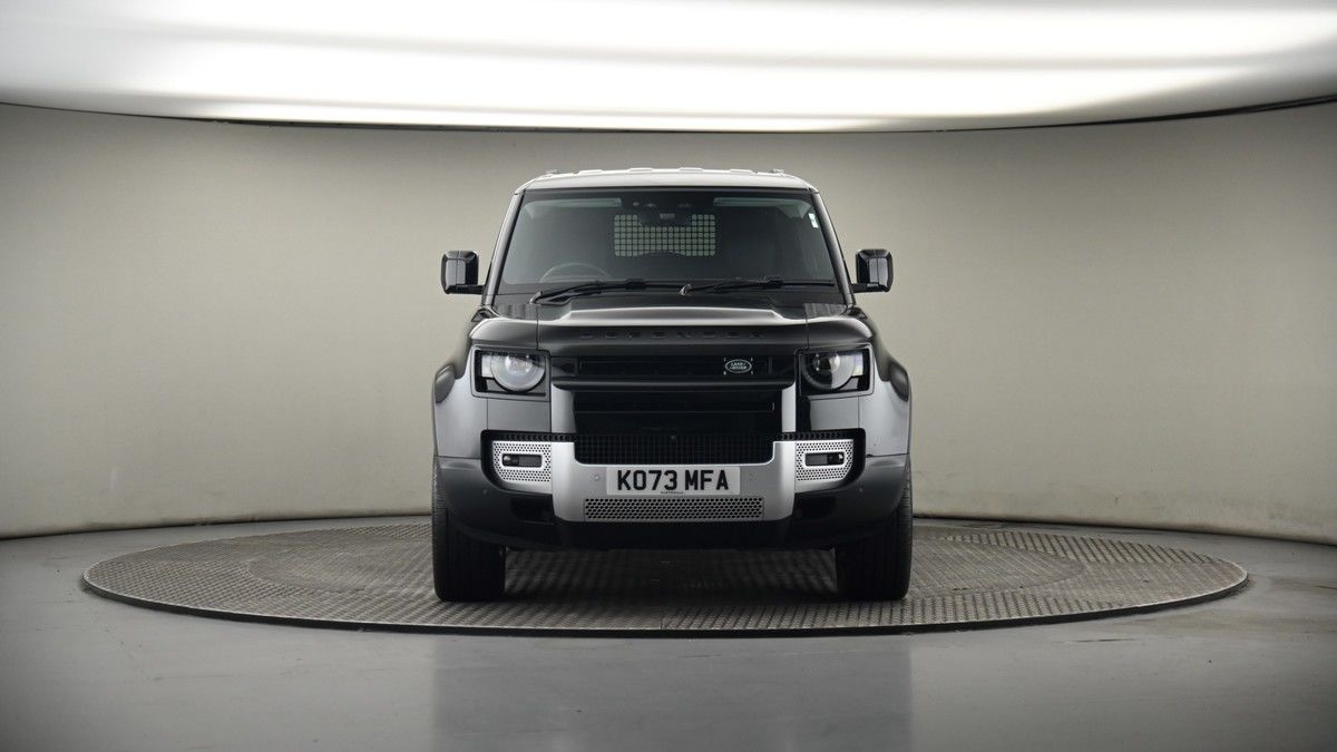Land Rover Defender 110 Image 15