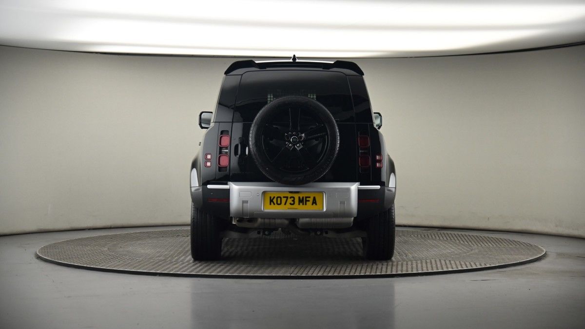 Land Rover Defender 110 Image 14