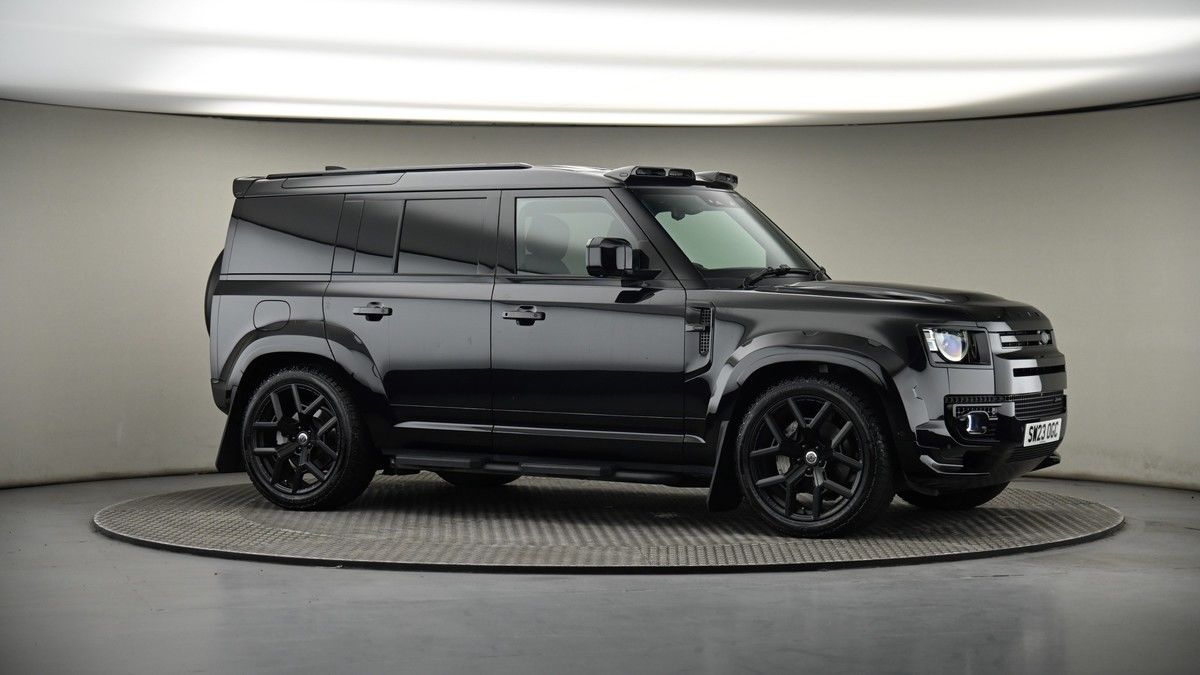 Land Rover Defender 110 Image 5