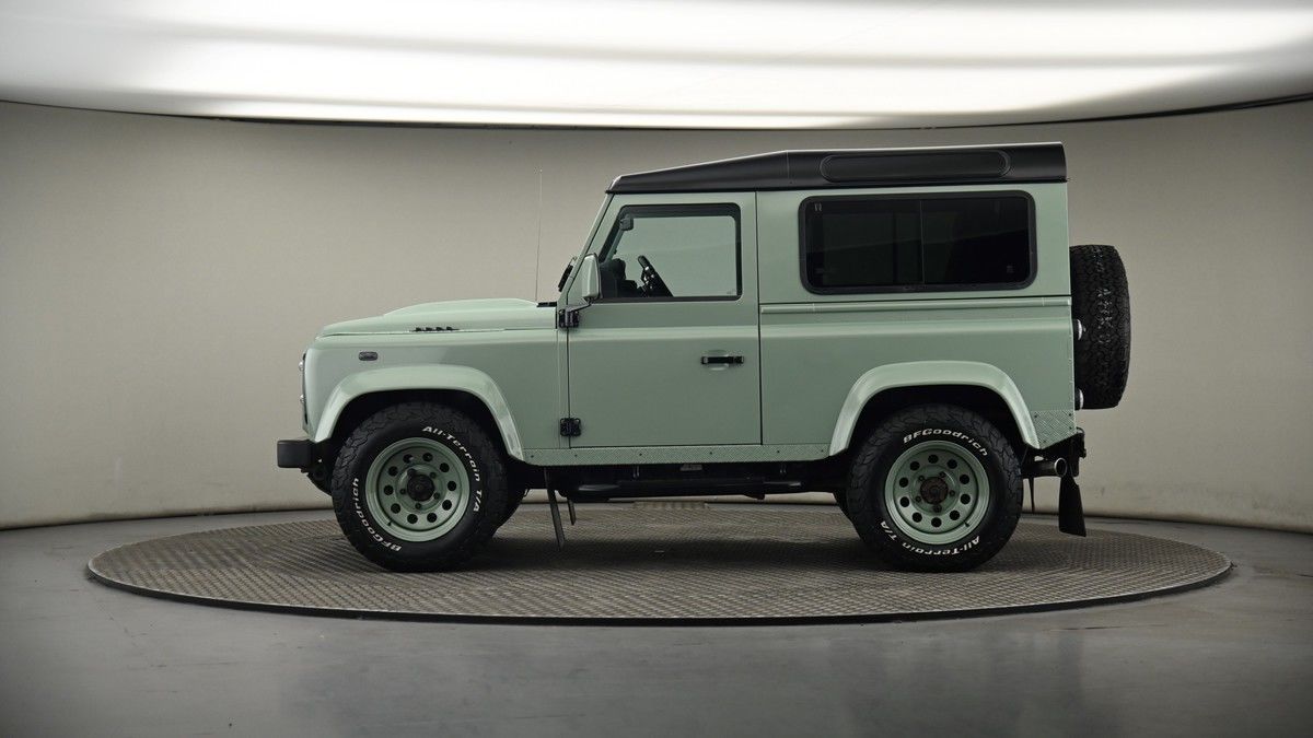 Land Rover Defender 90 Urban Image 19