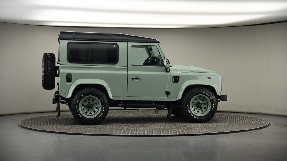 More views of Land Rover Defender 90