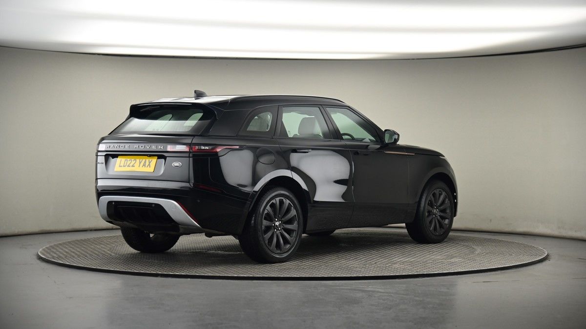 Land Rover Range Rover Velar Image 6