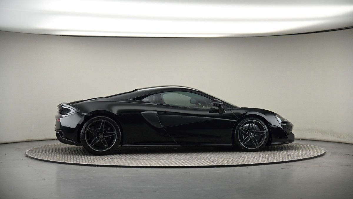 More views of McLaren 570S