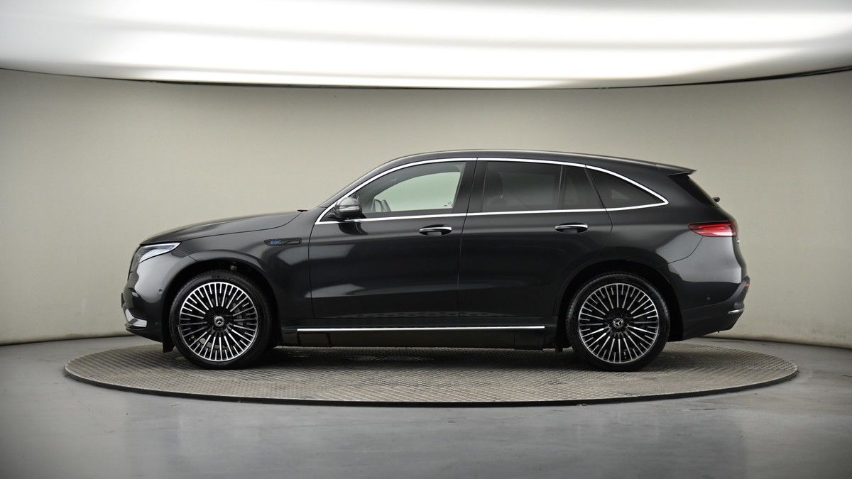 Mercedes-Benz EQC Image 19