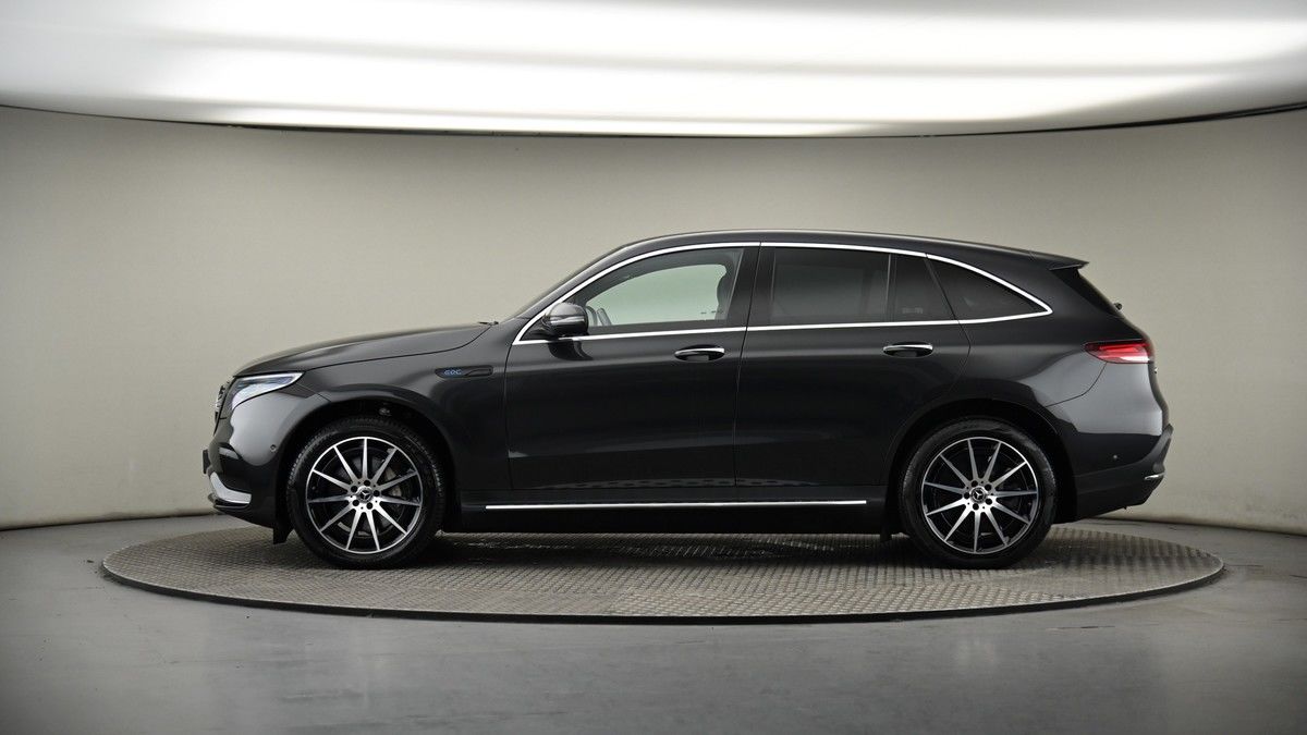 Mercedes-Benz EQC Image 18