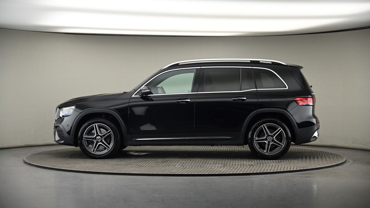 Mercedes-Benz GLB Image 19