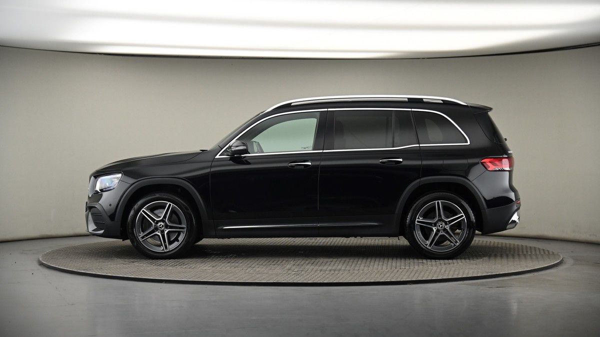 Mercedes-Benz GLB Image 19