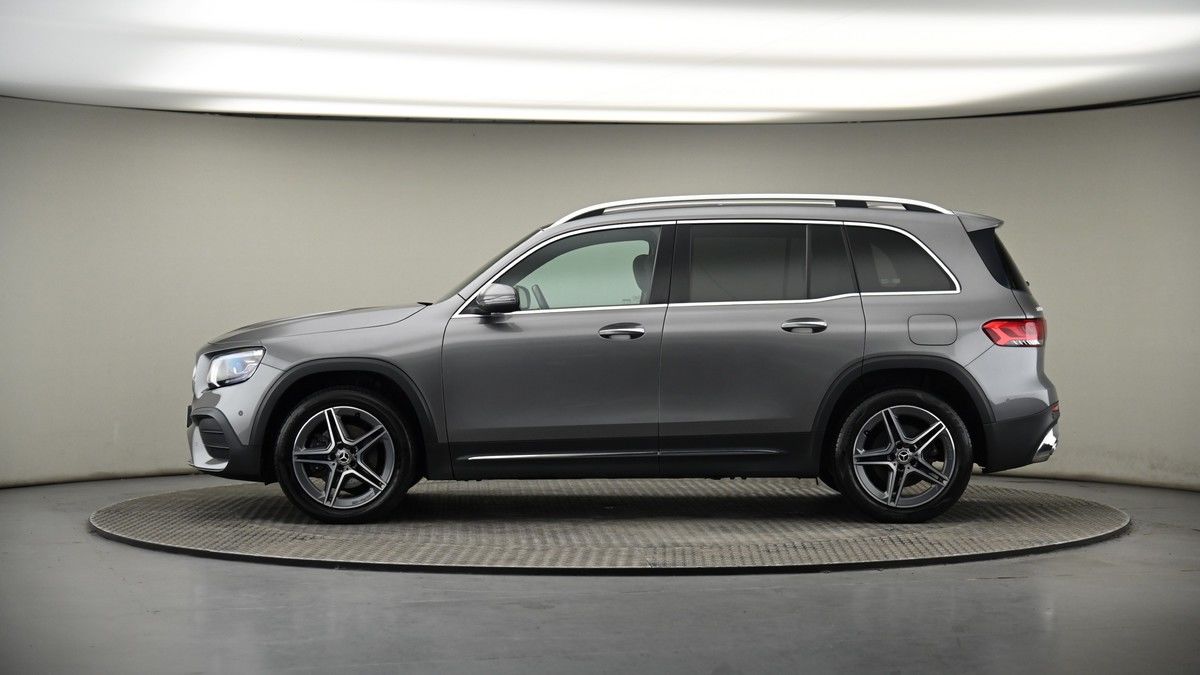 Mercedes-Benz GLB Image 19