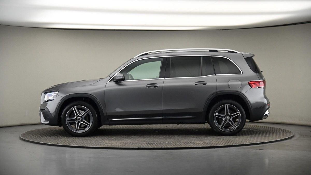 Mercedes-Benz GLB Image 19
