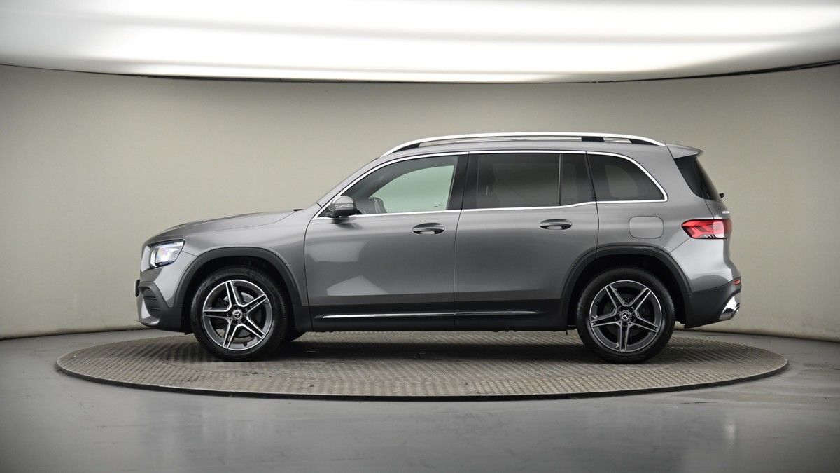Mercedes-Benz GLB Image 19