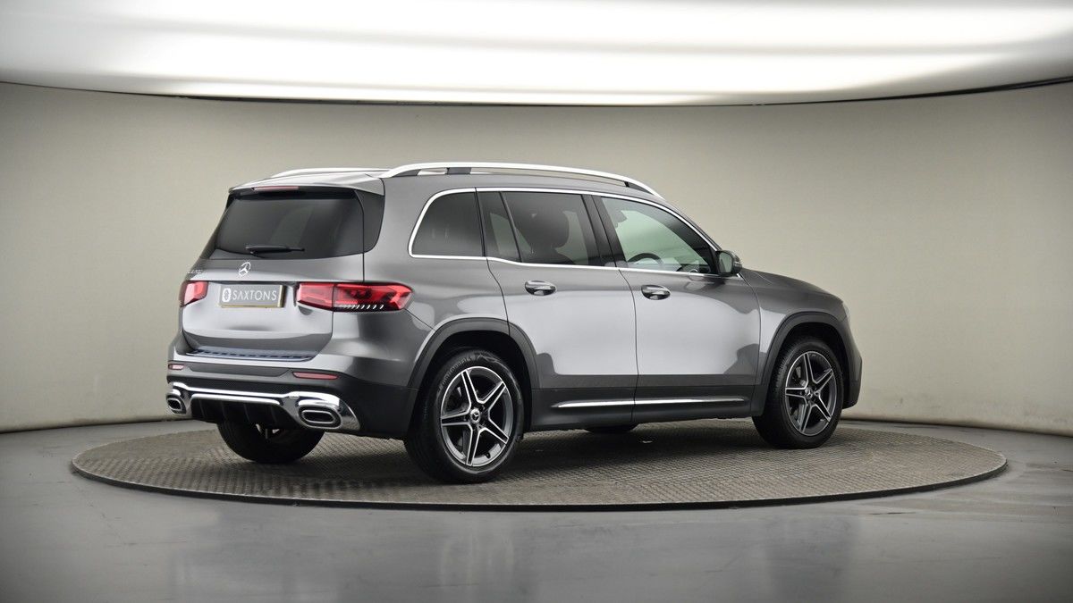 Mercedes-Benz GLB Image 7