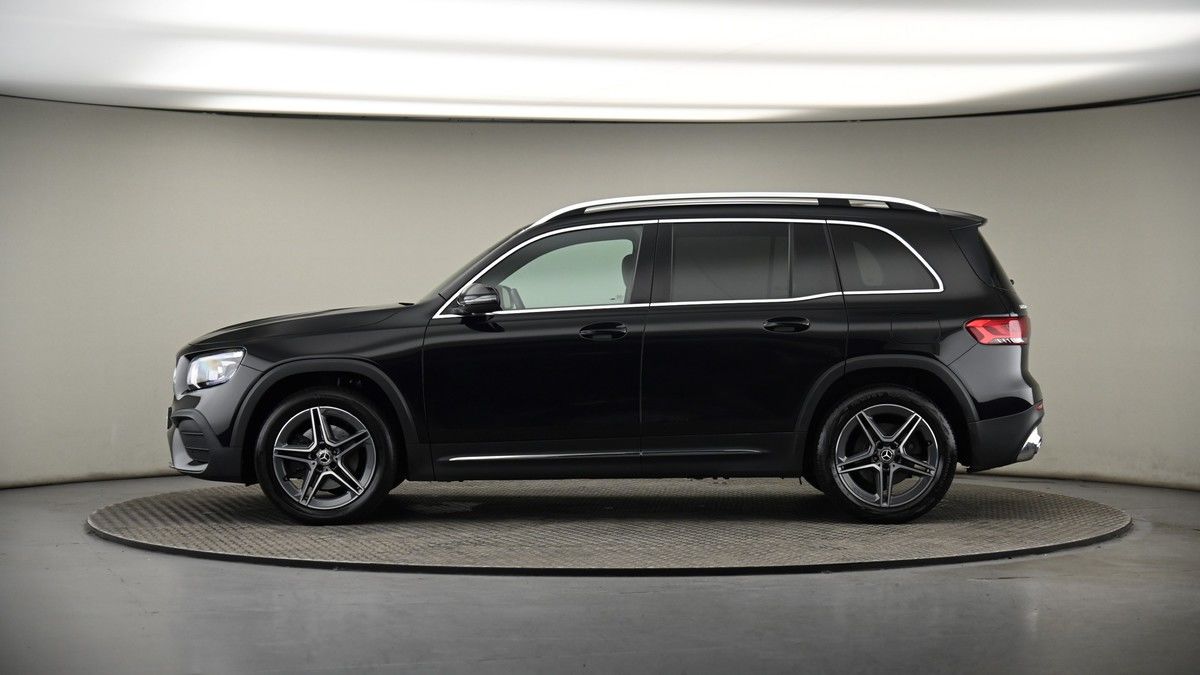 Mercedes-Benz GLB Image 19