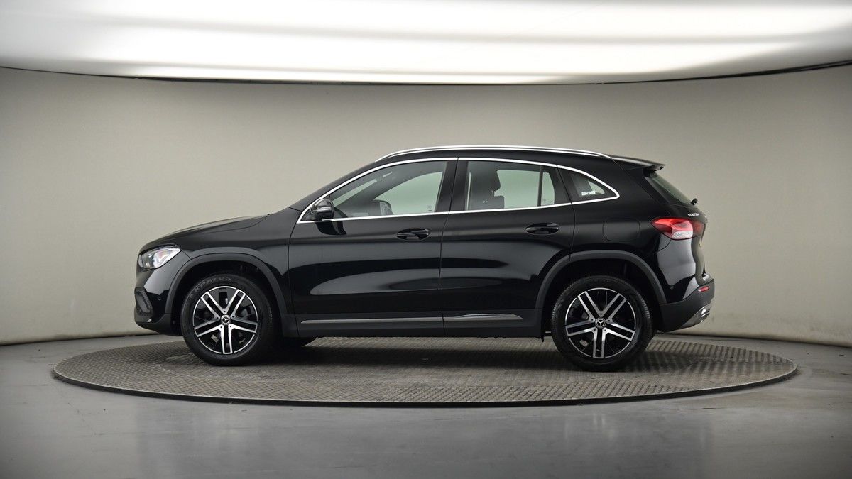 More views of Mercedes-Benz GLA