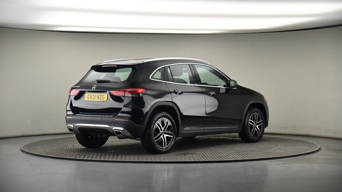 Mercedes-Benz GLA Image 7