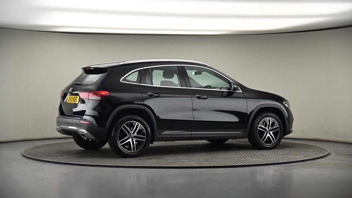 More views of Mercedes-Benz GLA