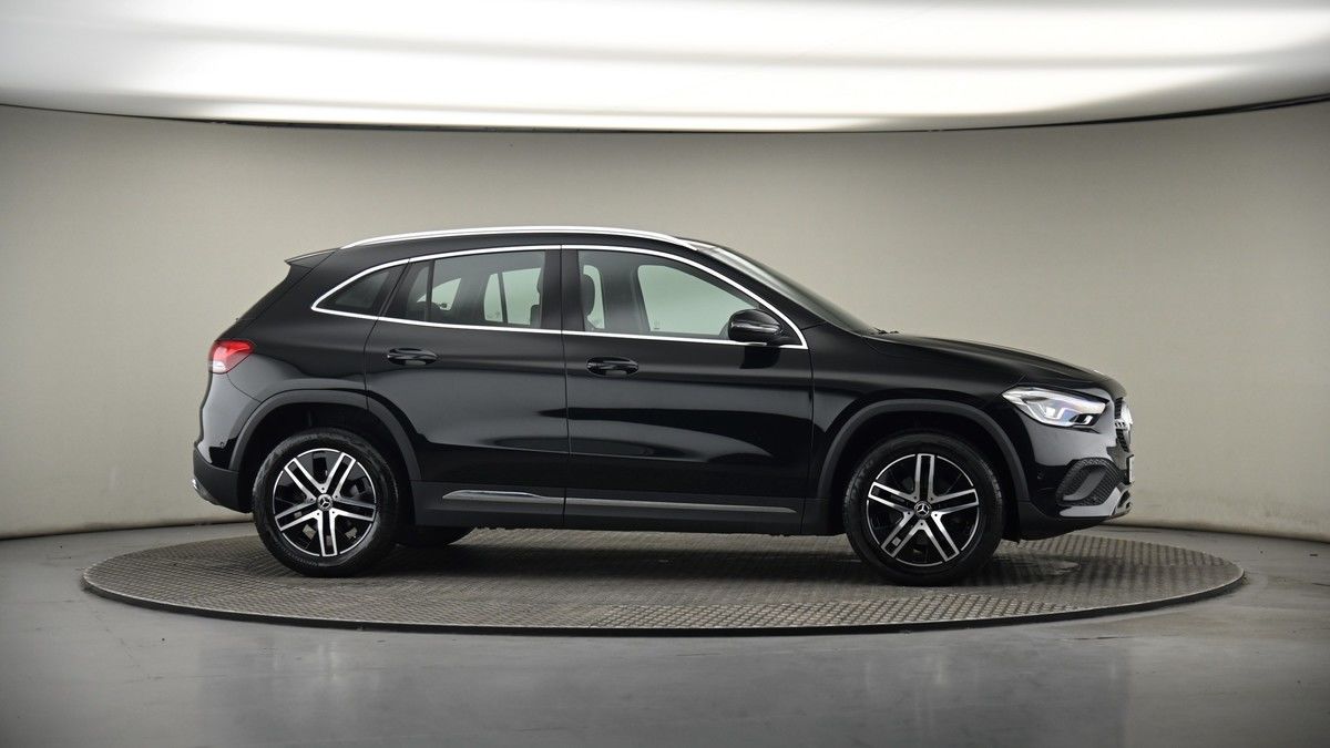 More views of Mercedes-Benz GLA