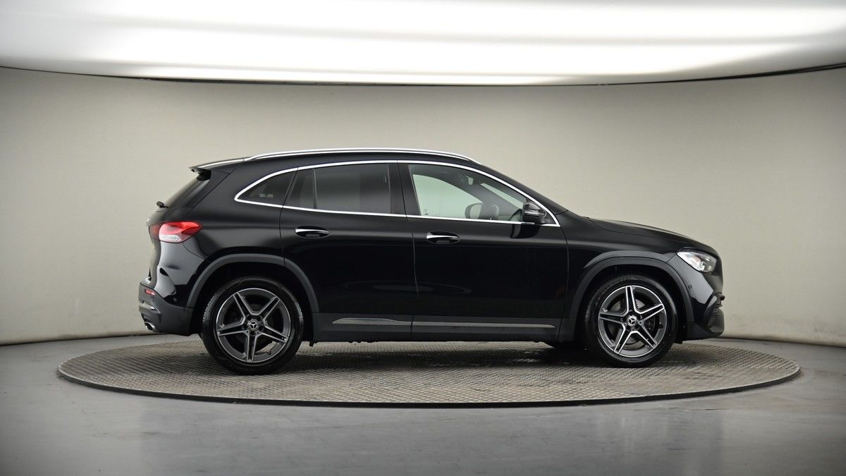 More views of Mercedes-Benz GLA