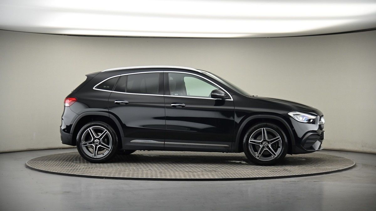 More views of Mercedes-Benz GLA