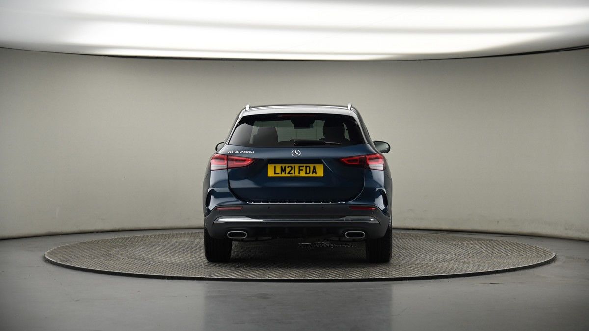 Mercedes-Benz GLA Image 17