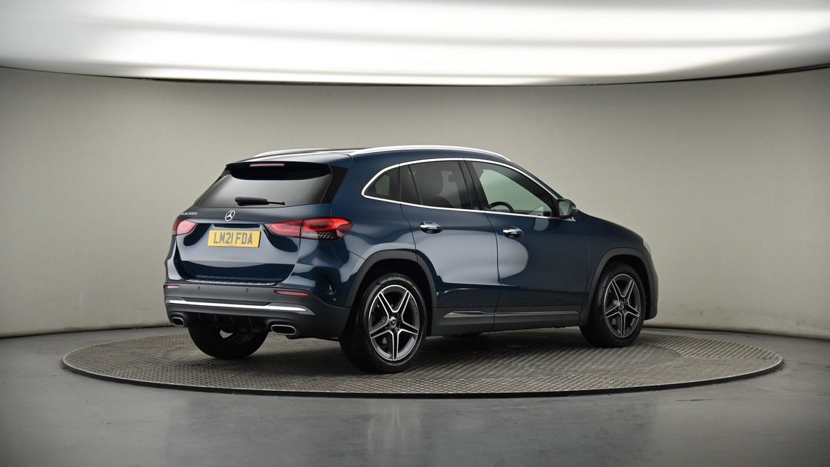Mercedes-Benz GLA Image 7