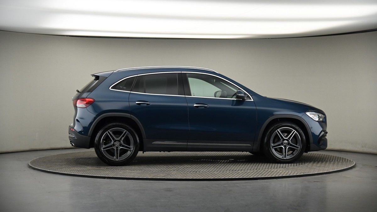 More views of Mercedes-Benz GLA