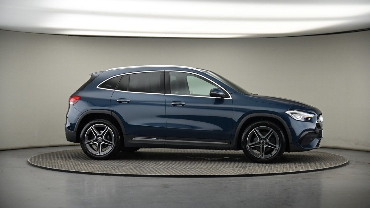 More views of Mercedes-Benz GLA