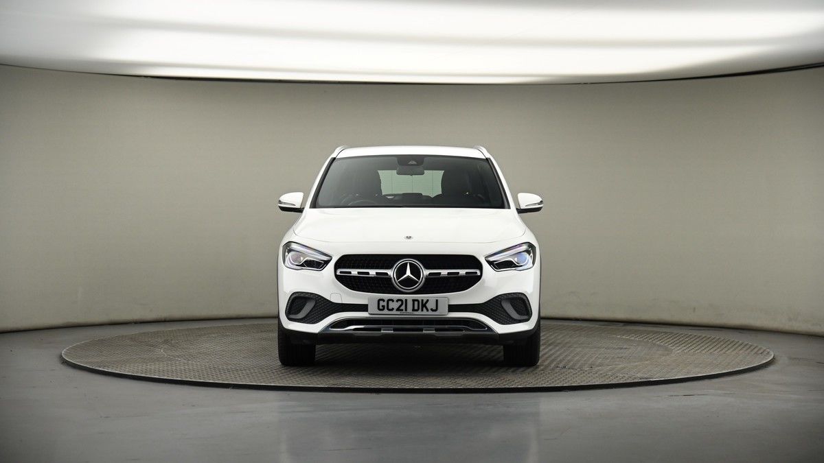 Mercedes-Benz GLA Image 18