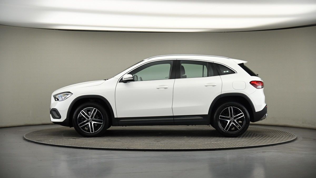 Mercedes-Benz GLA Image 19