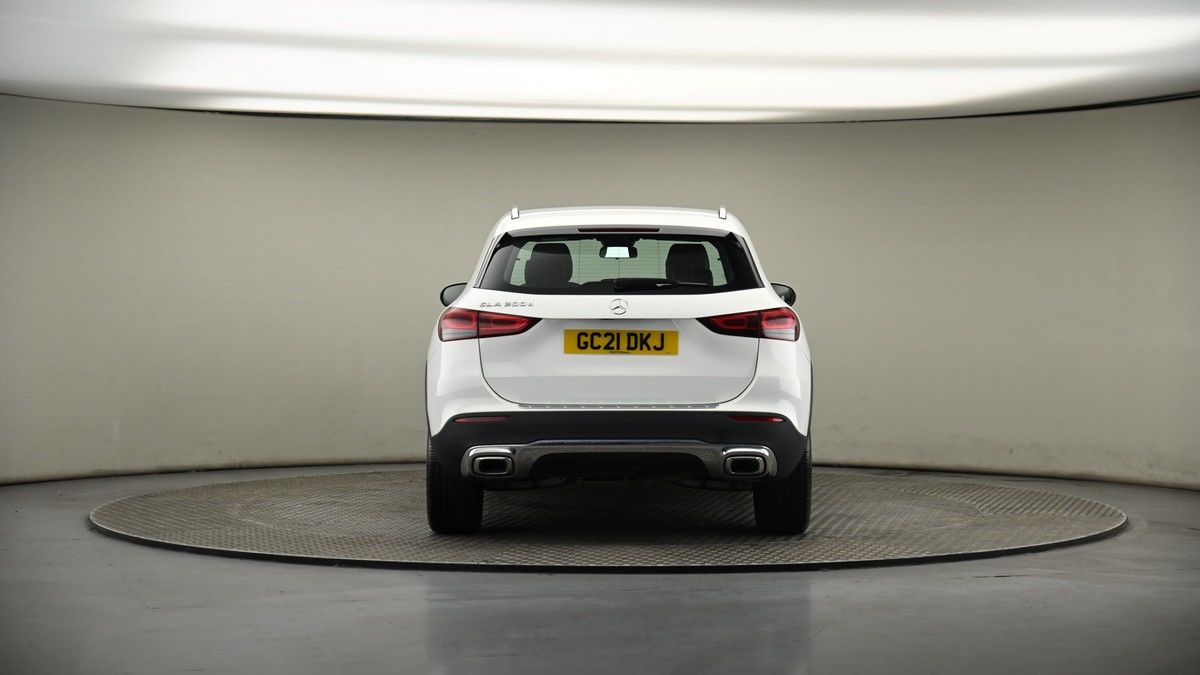 Mercedes-Benz GLA Image 17